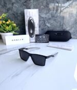 OAKLE_Y 4938 PRIZMA POLARIZED FULL BLACK