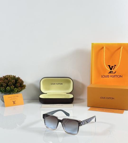 Louis_Vuitton_WMNS_1205_Grey