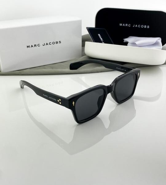 MARC JACOBS BLACK M11-23-86