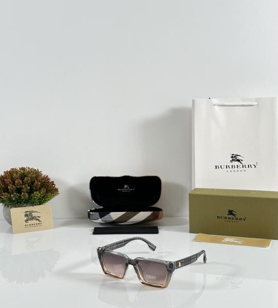 Burberry_WMNS_0032_Grey_Orange