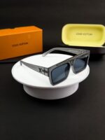 Louis_vuitton_grey_198