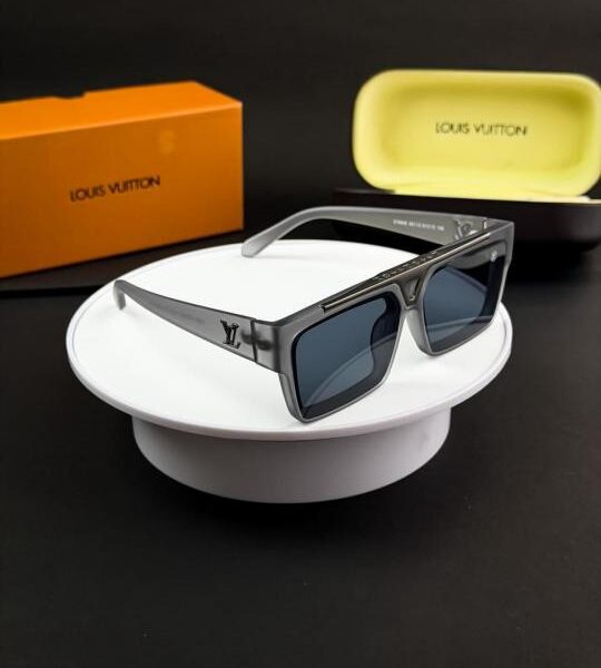 Louis_vuitton_grey_198