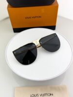 Louis_vuitton_gold_black_10259