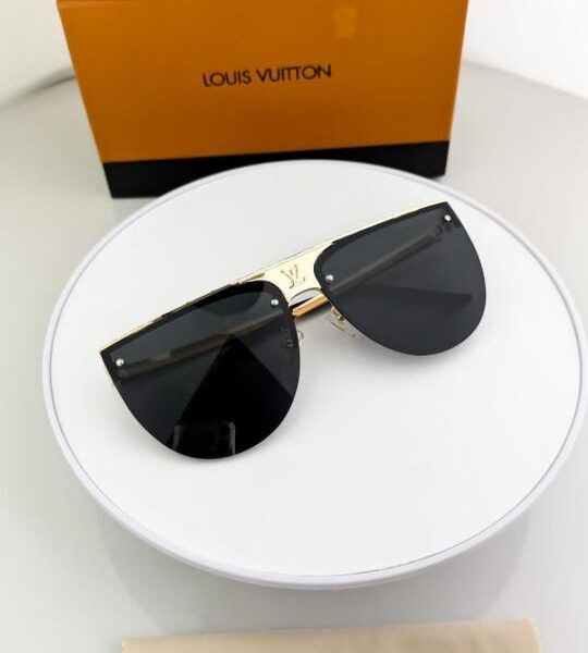 Louis_vuitton_gold_black_10259