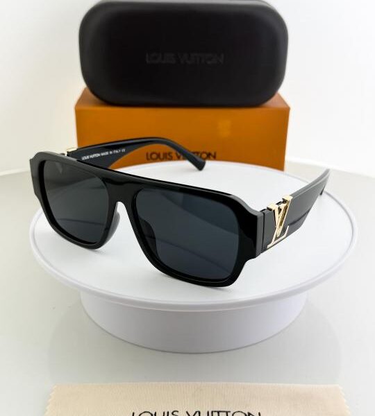 Louis_vuitton_gold black 2686