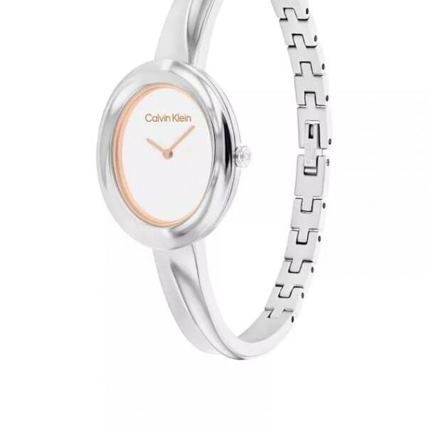 Calvi_n Klein Contoured