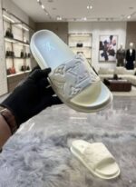 Louisvuitton-white-premium-quality-stylish-men-flipflop - Image 3