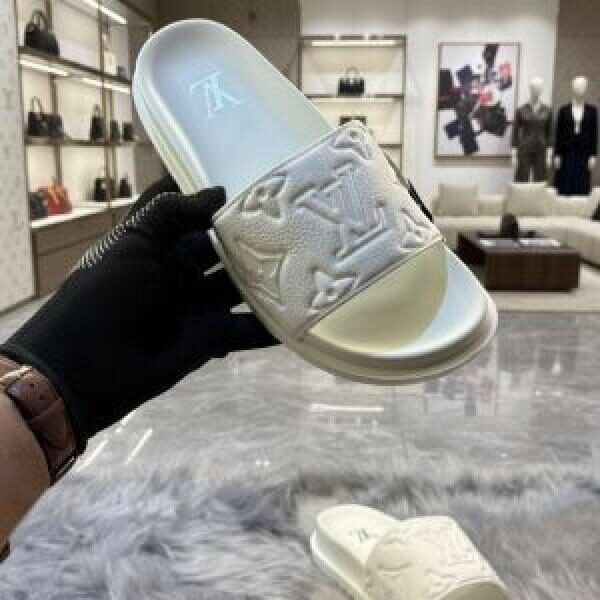 Louisvuitton-white-premium-quality-stylish-men-flipflop