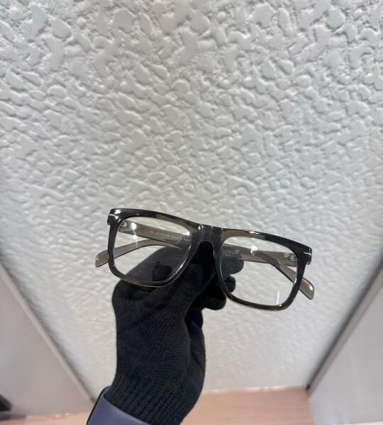 David_Backham_1886_grey