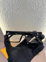 Louis_vuitton_98360_black_frame