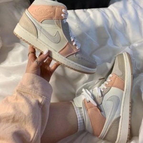 Nike-Air-Jordan-1-Mid-Milan