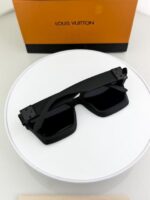 Louis_vuitton_black_65N - Image 5