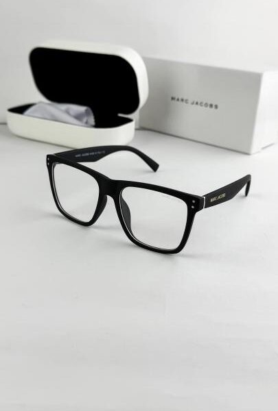 Marc Jacobs black plano 6000