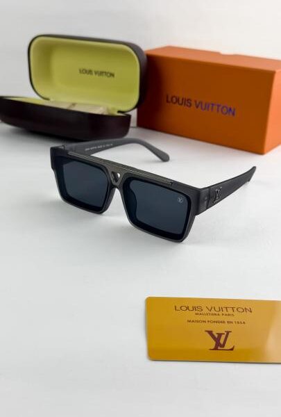 Loui_s vuitton grey black 1984