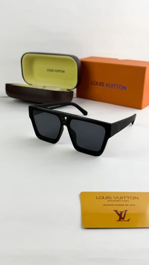 Louis_vuitton_black_1984